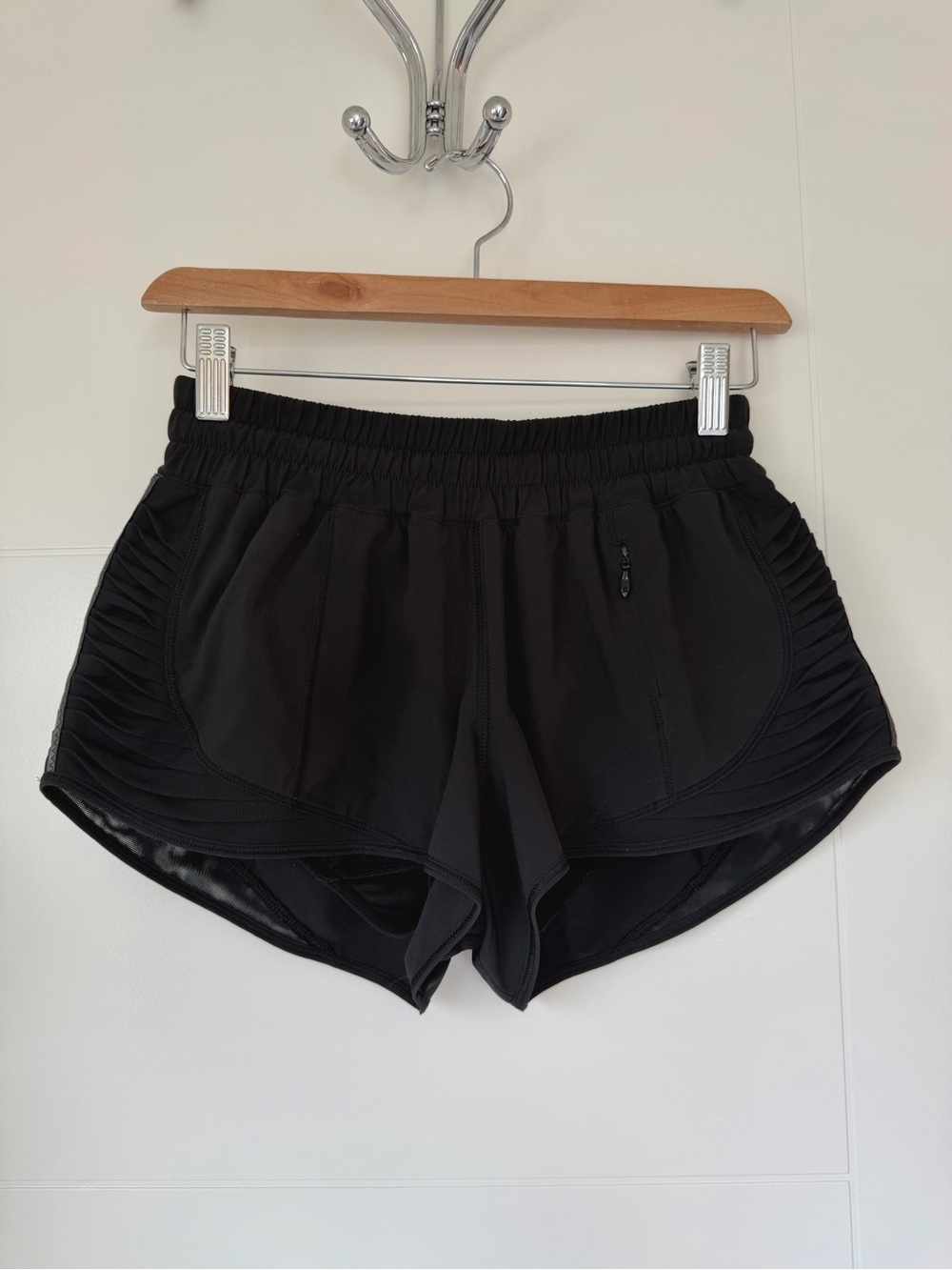 Lululemon Making Moves Short - Black - Size 4